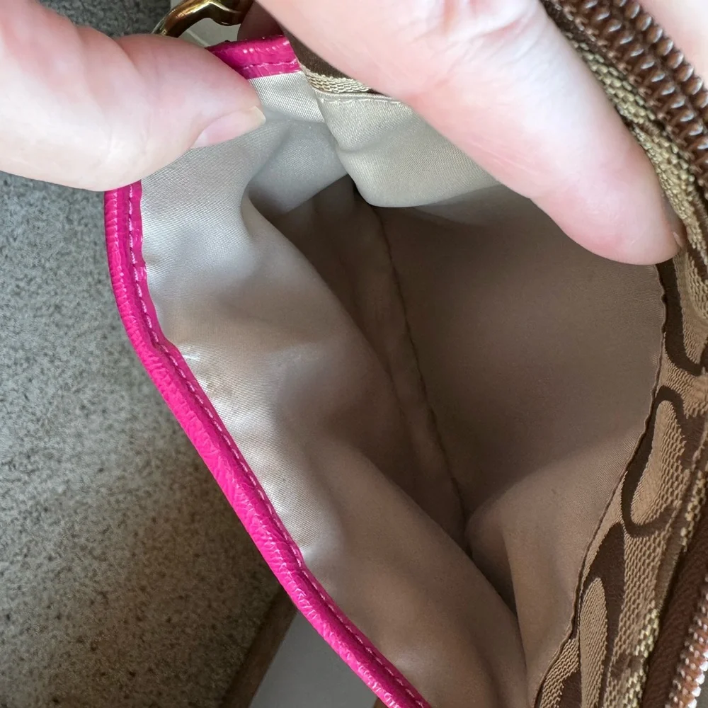 Coach Monogram crossbody - Picture 6 of 8